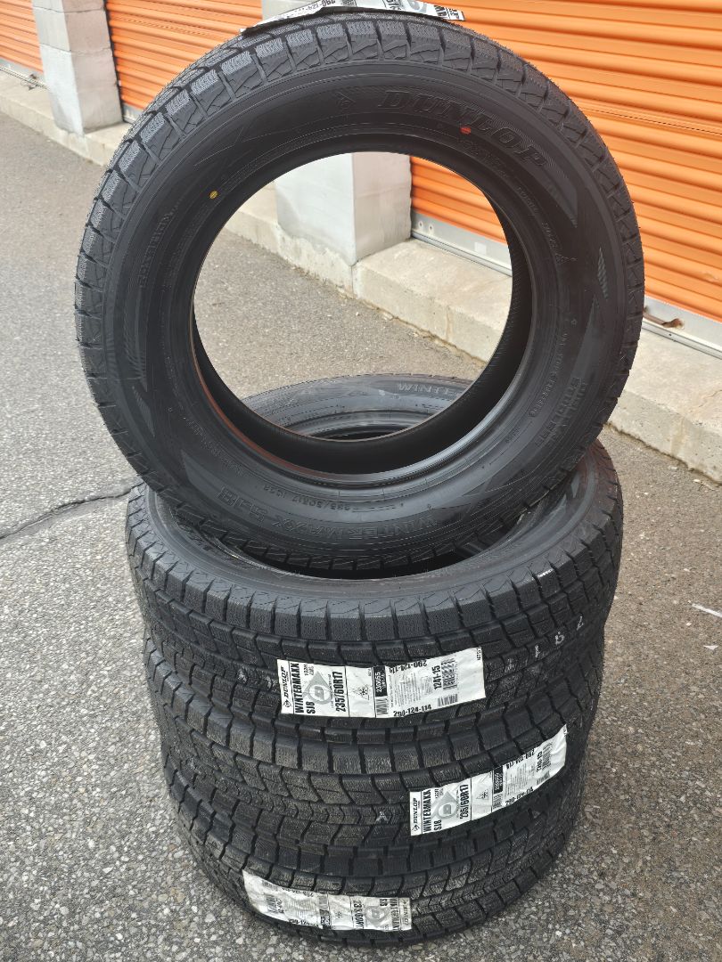4x 235/60R17 Dunlop 102R Wintermaxx SJ8 3