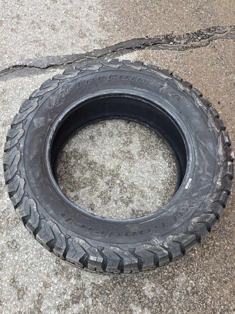 1x 285/60R20 BFGoodrich All-Terrain TA K02