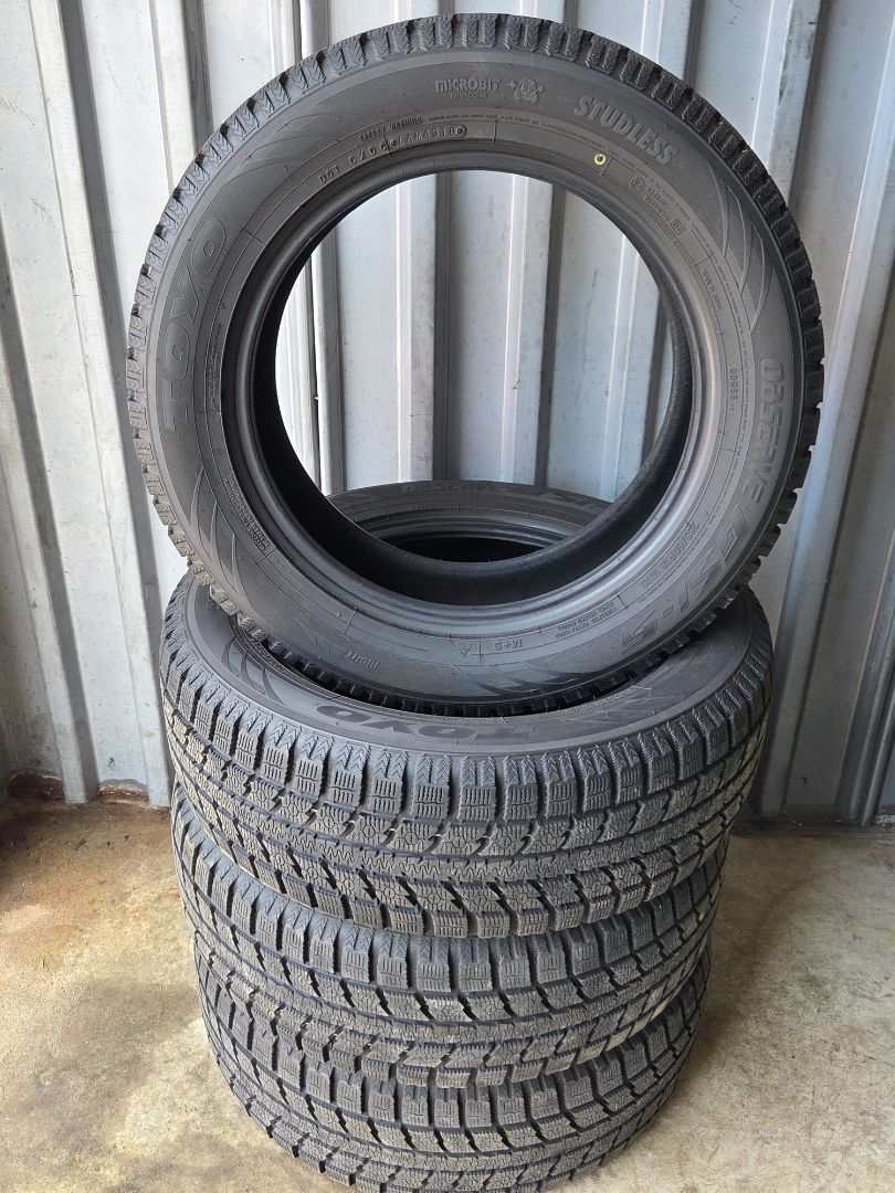 4x 235/60R18 Toyo Observe GSi-5 107S