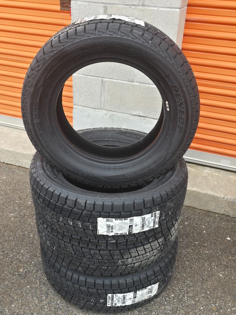 4x 235/60R17 Dunlop 102R Wintermaxx SJ8
