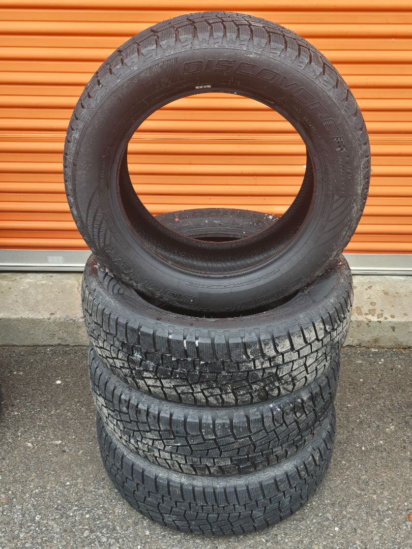 4x 225/60R18 Cooper Tires Discoverer True North