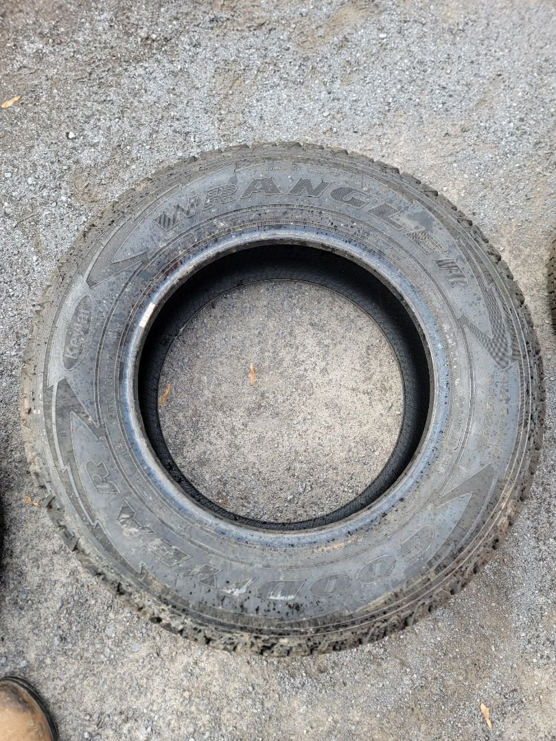 1x 255/65R17 Goodyear Wrangler Kevlar