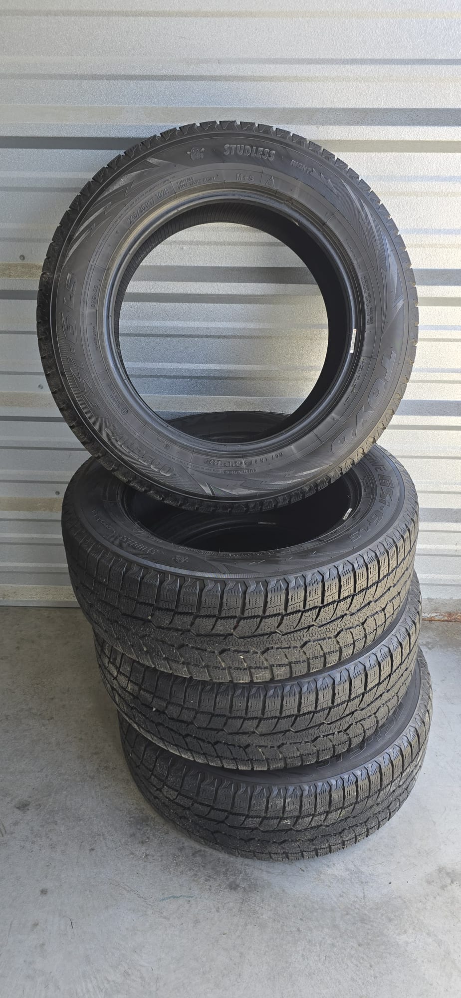 4x 225/65R17 Toyo Observe GSi-6 LS 102H