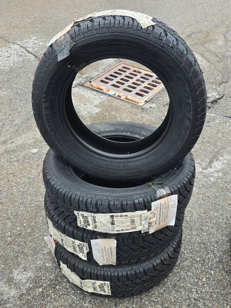 4x 195/60R15 Goodyear 88T UltraGrip Winter
