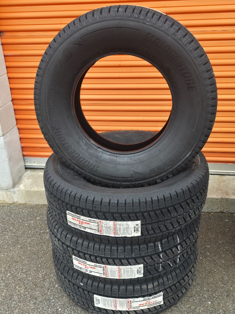 4x 275/70R18 Bridgestone Blizzak LT