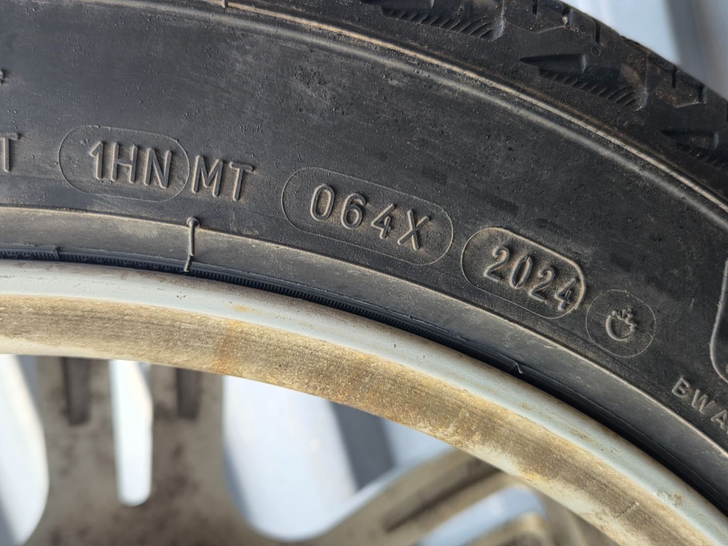 Tire image 3
