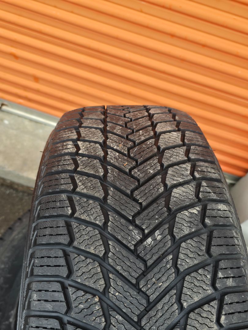 Tire image 3