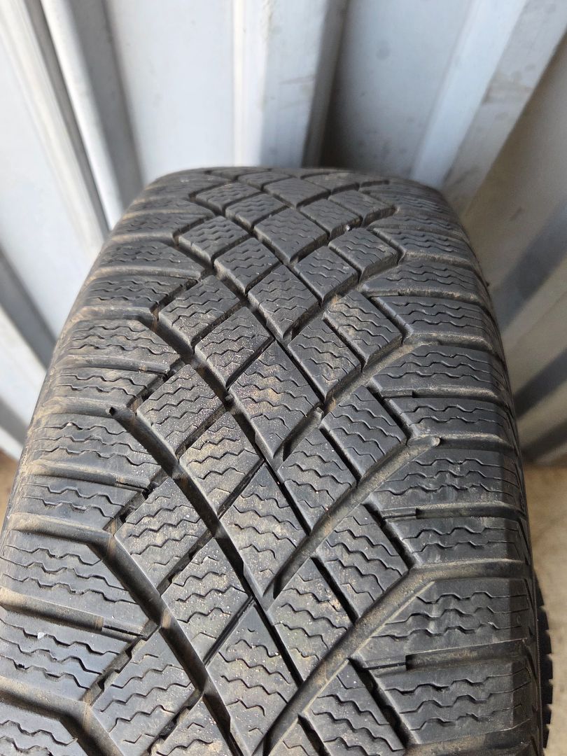 Tire image 1