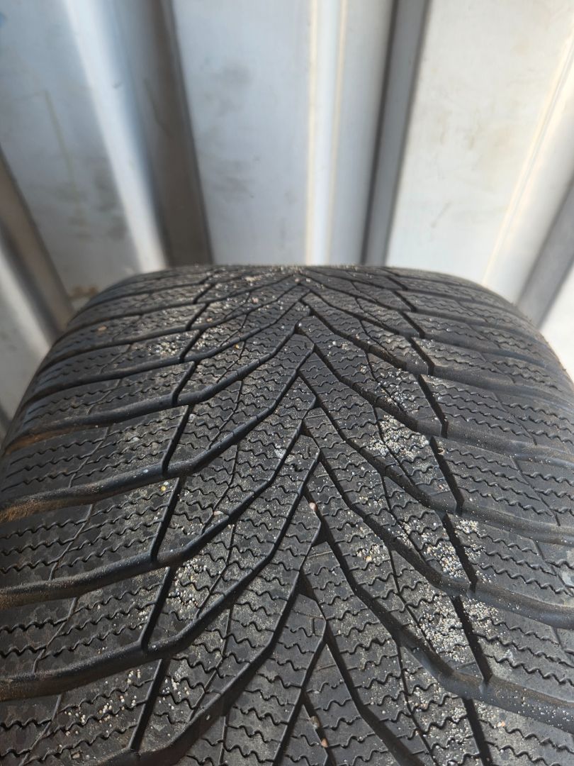 Tire image 1