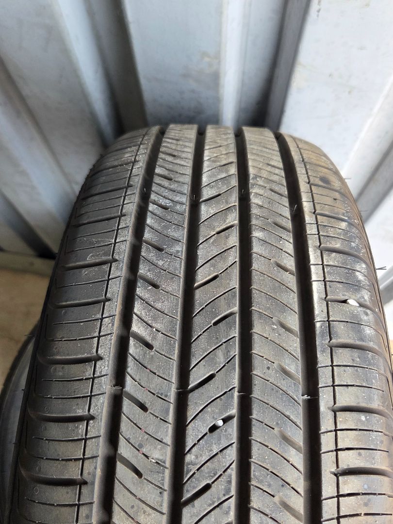 Tire image 1