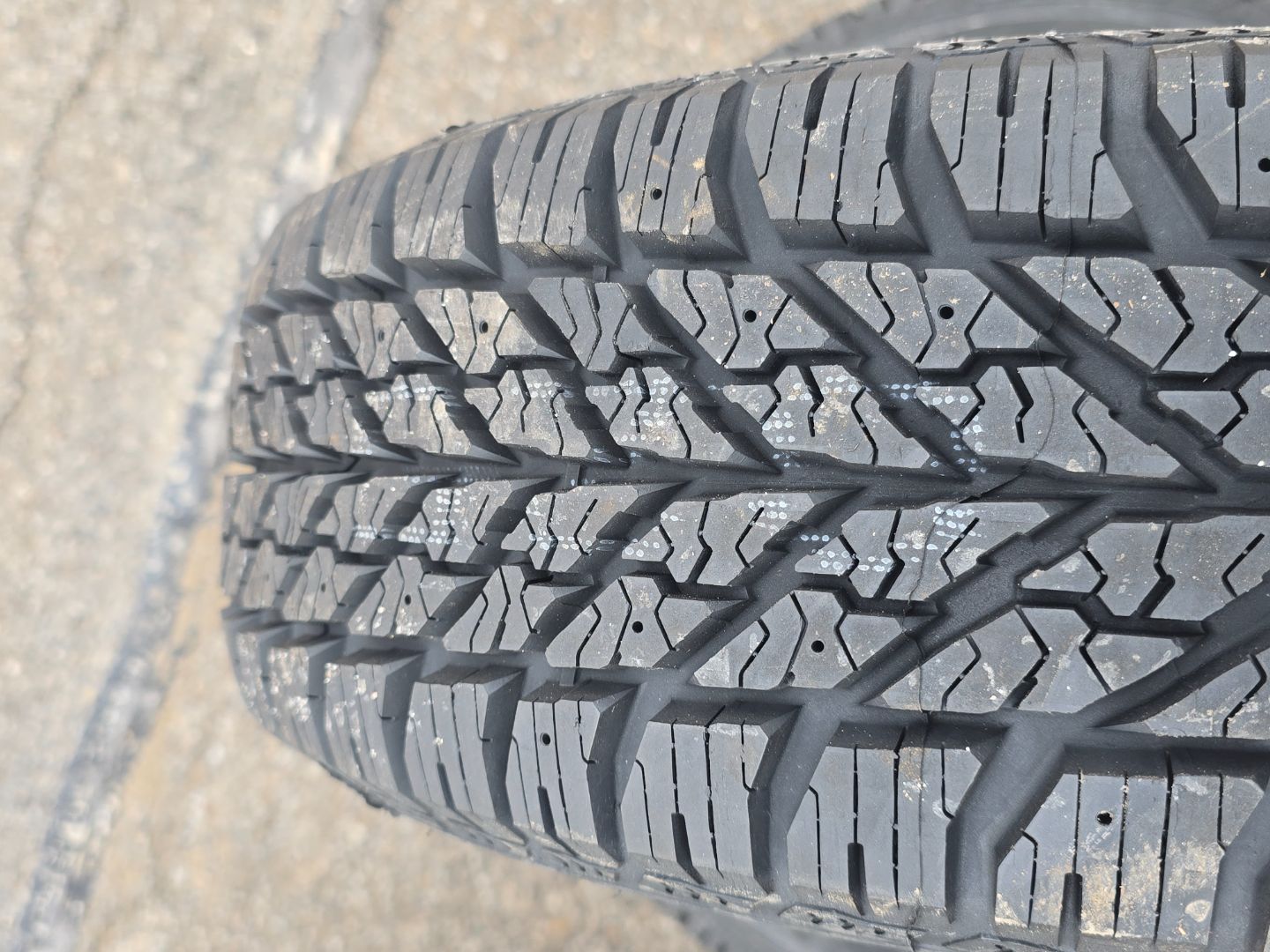 Tire image 3