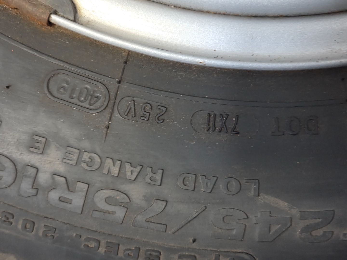 Tire image 3