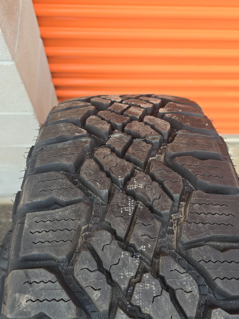 Tire image 3