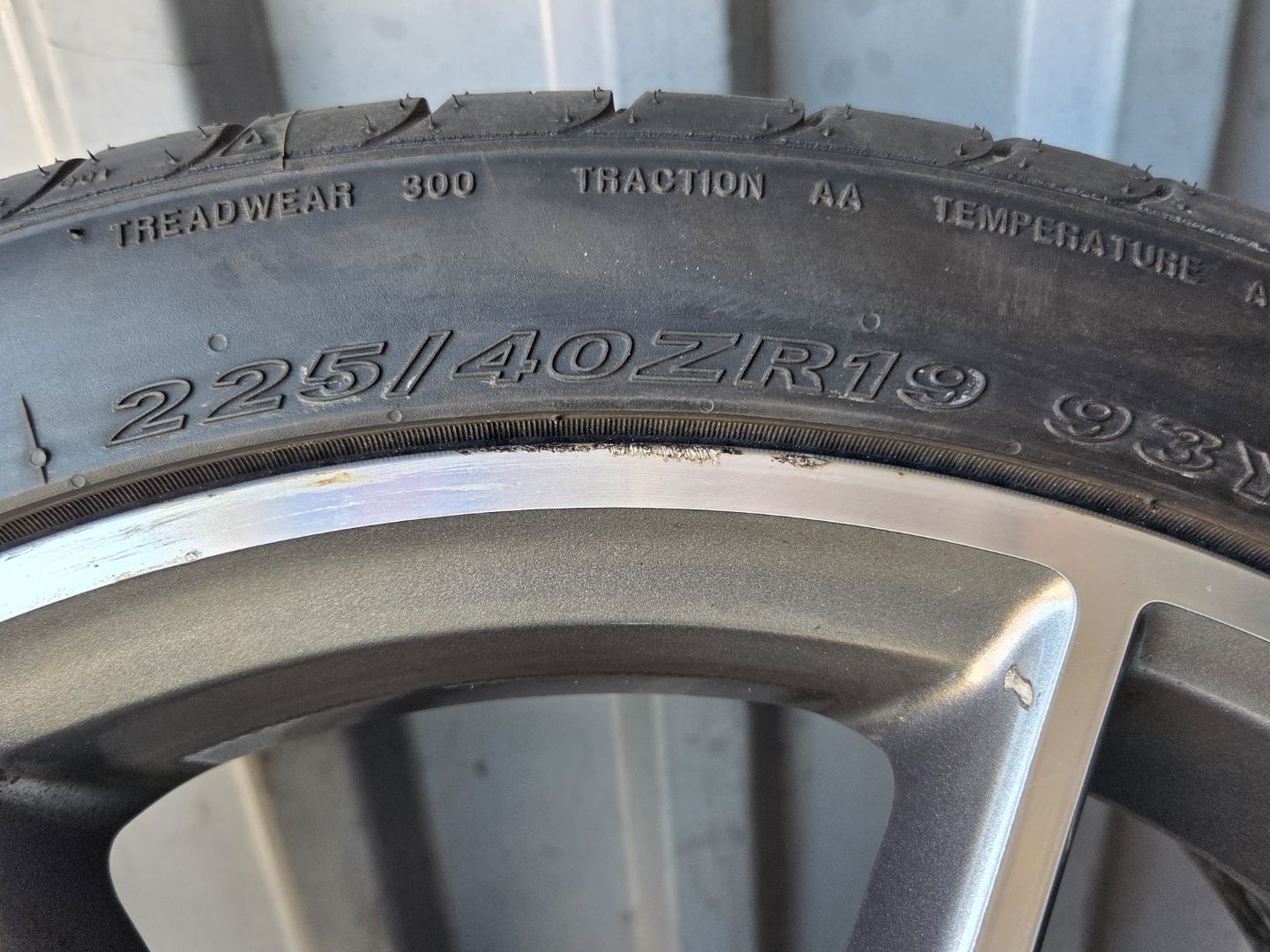 Tire image 3