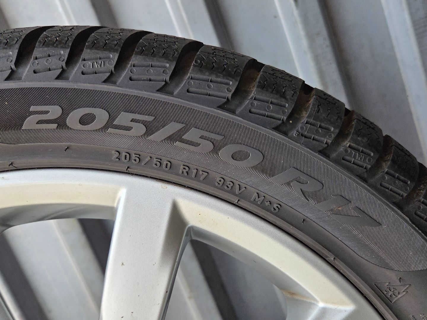 Tire image 4
