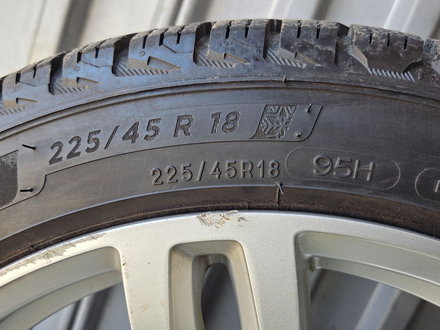 Tire image 4