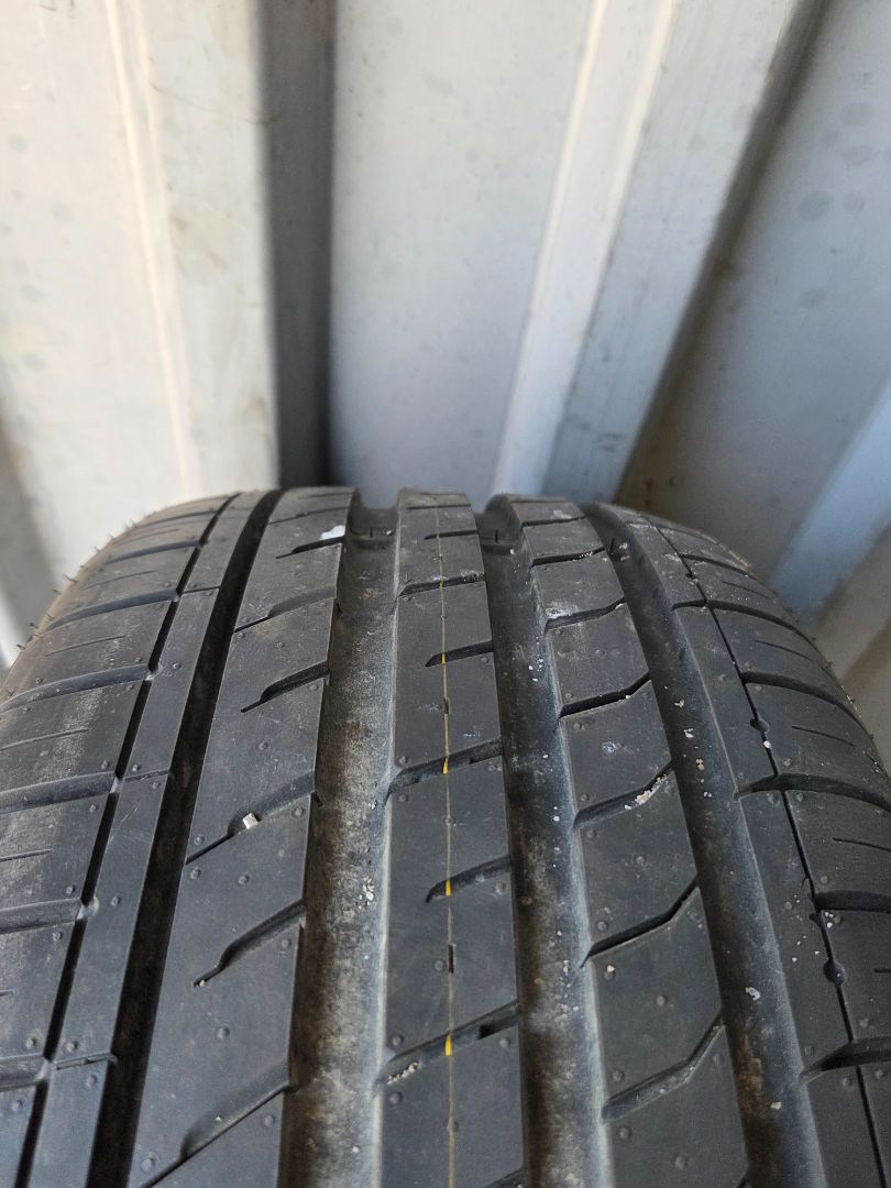 Tire image 1