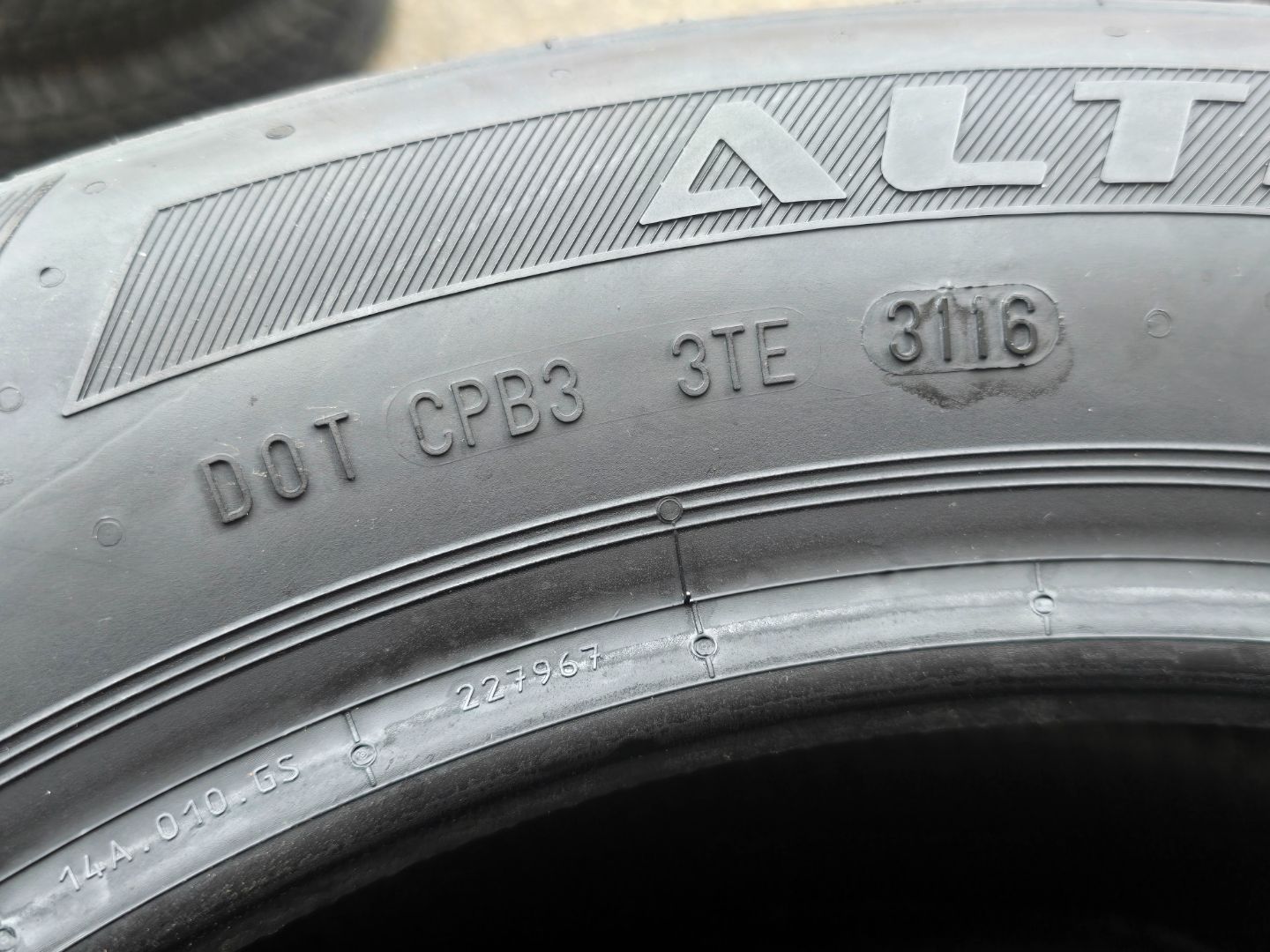 Tire image 3