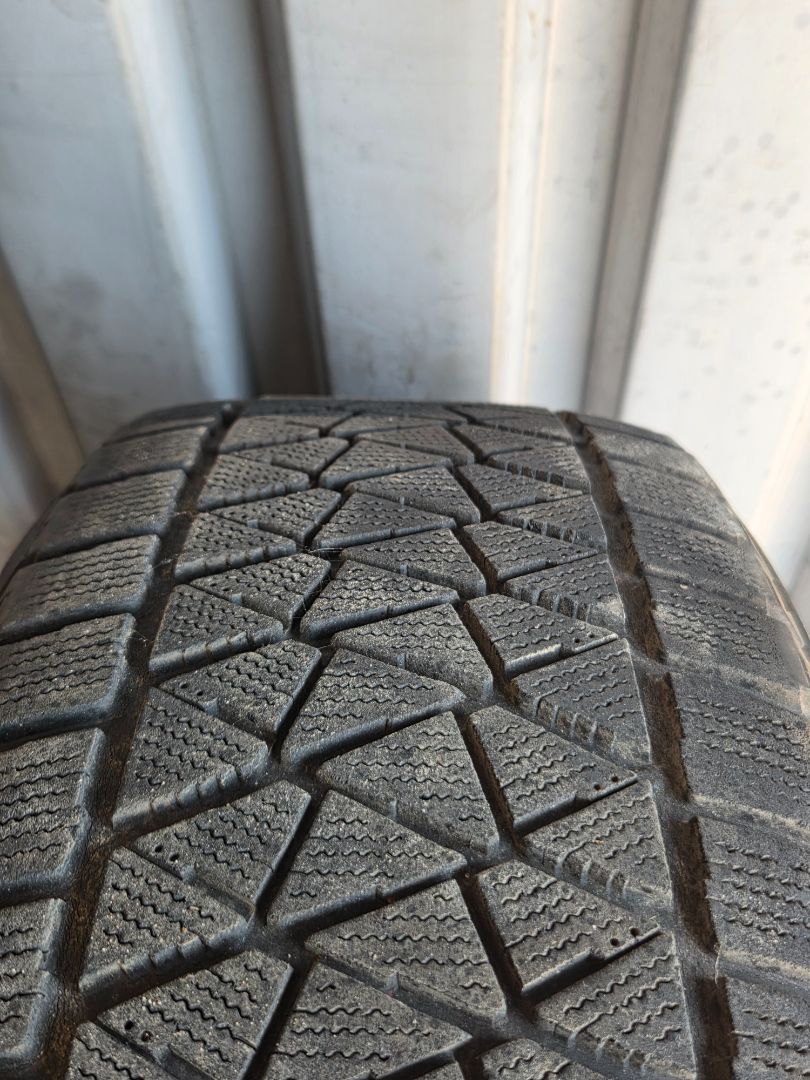 Tire image 1
