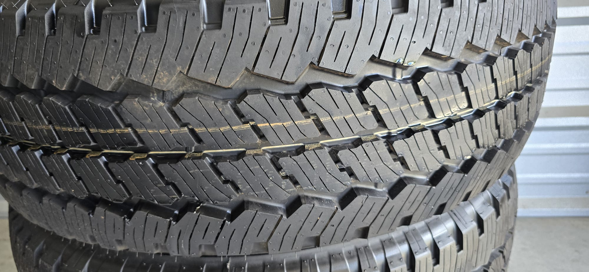 Tire image 1