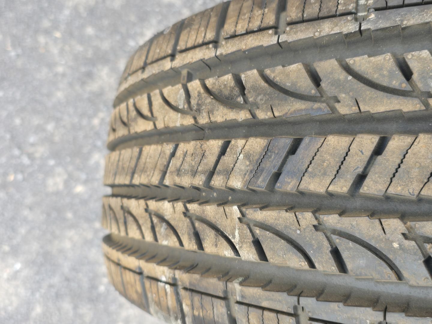Tire image 1