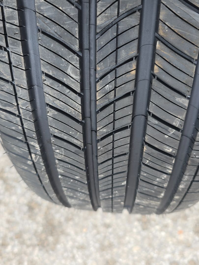 Tire image 3