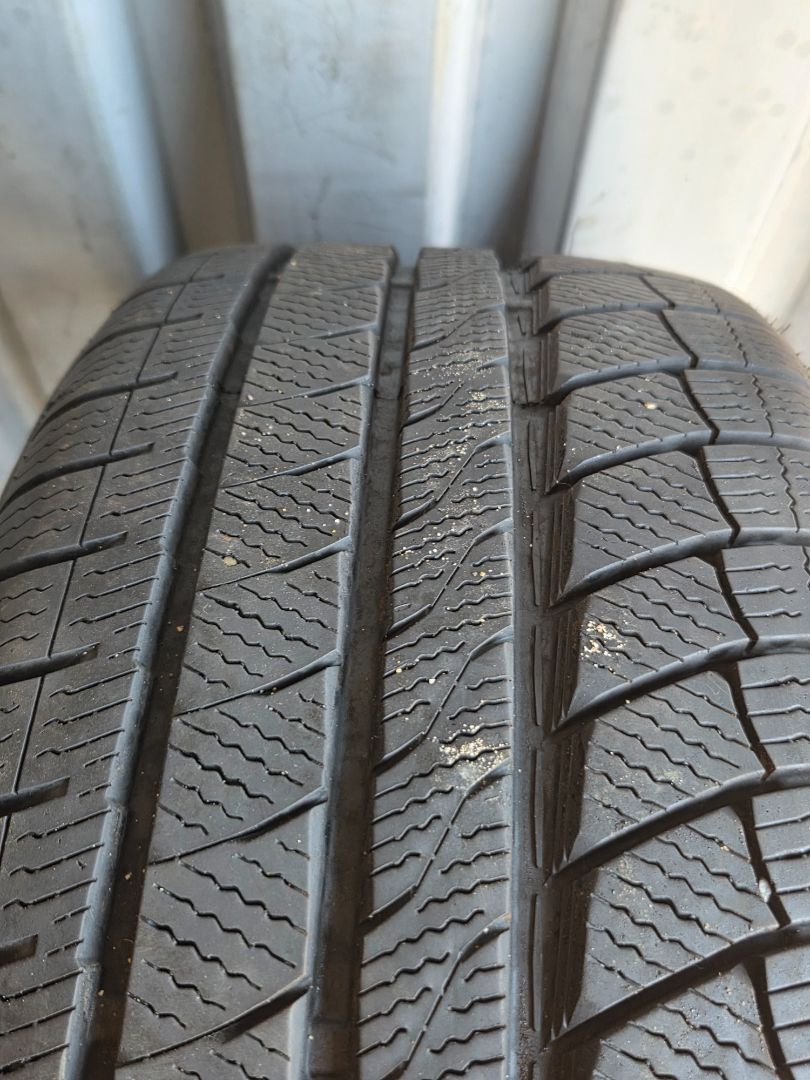 Tire image 1