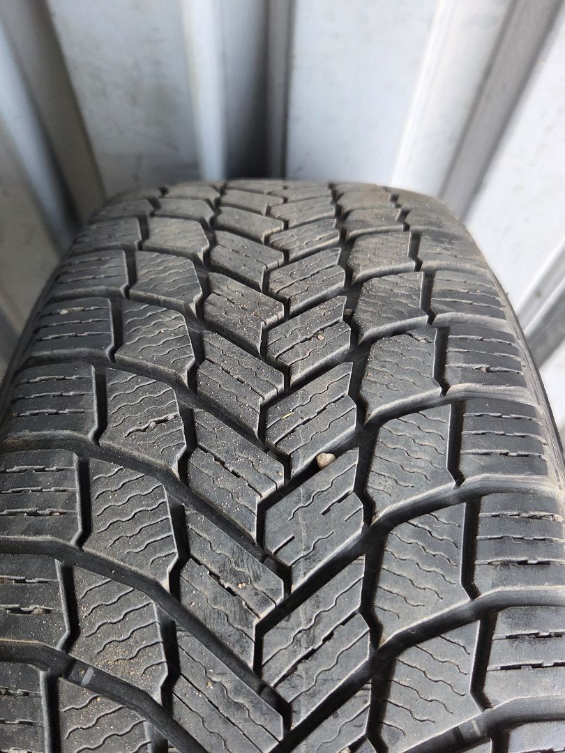 Tire image 2