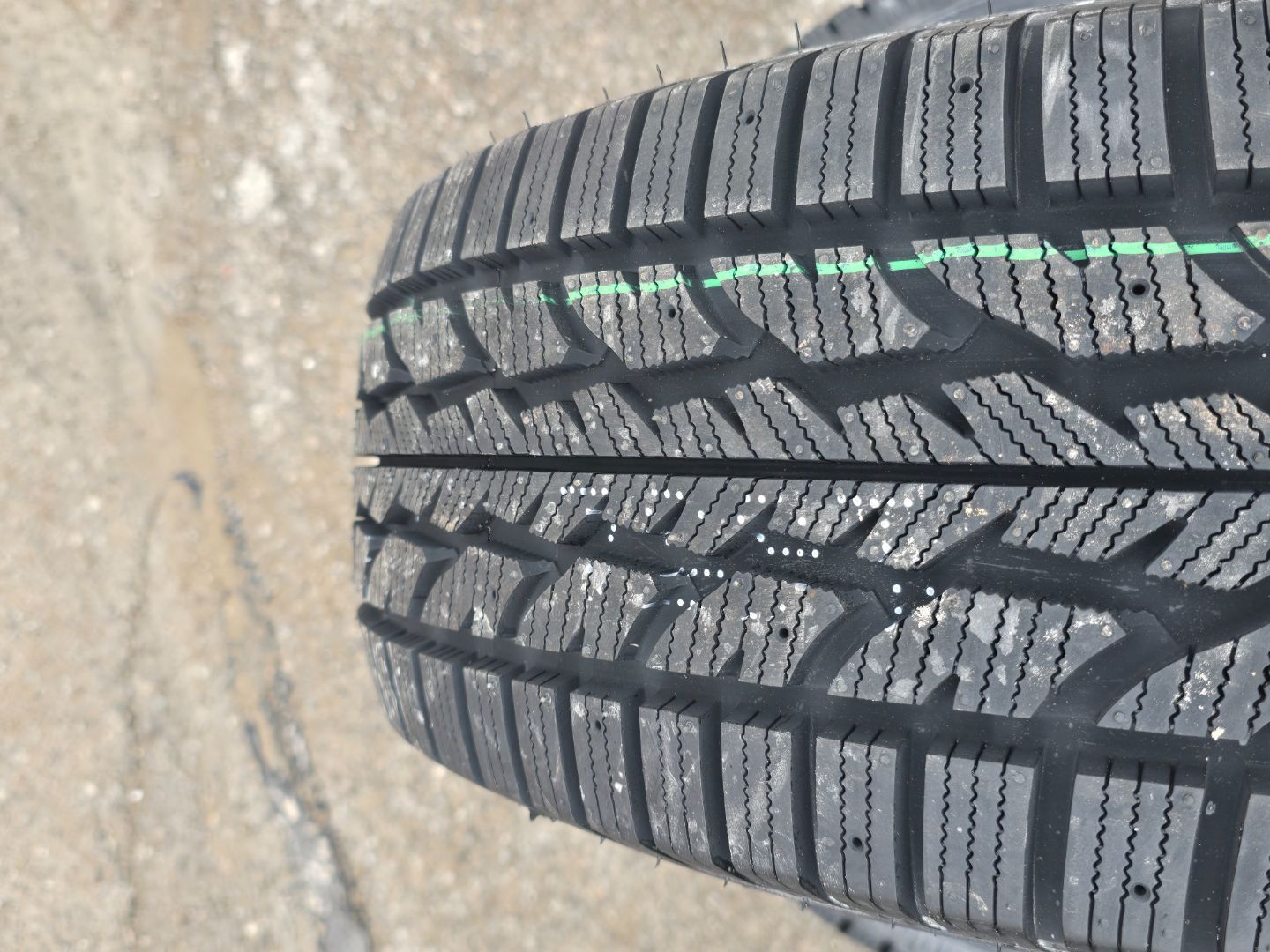 Tire image 3